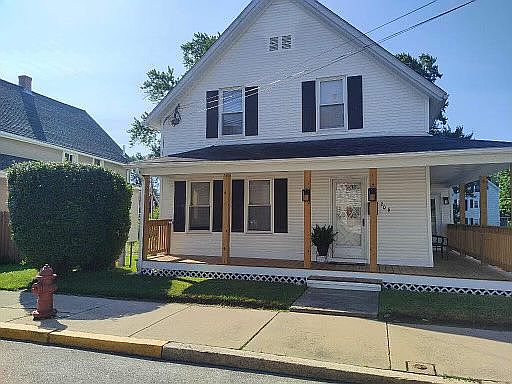 1st image of 206 Farm St