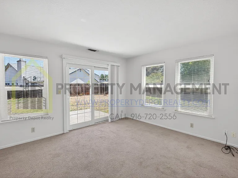 9013 Figtree Ct — Photo 19