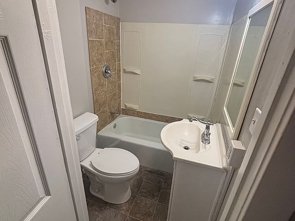 5th image of 1350 Abbott Ave