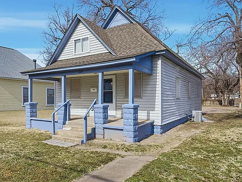 1204 W 2nd St N Photo 1