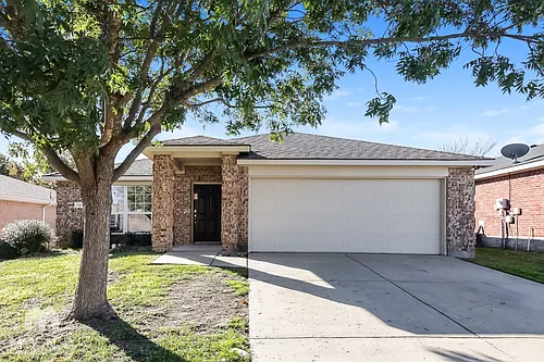 729 Mahogany Dr Photo 1