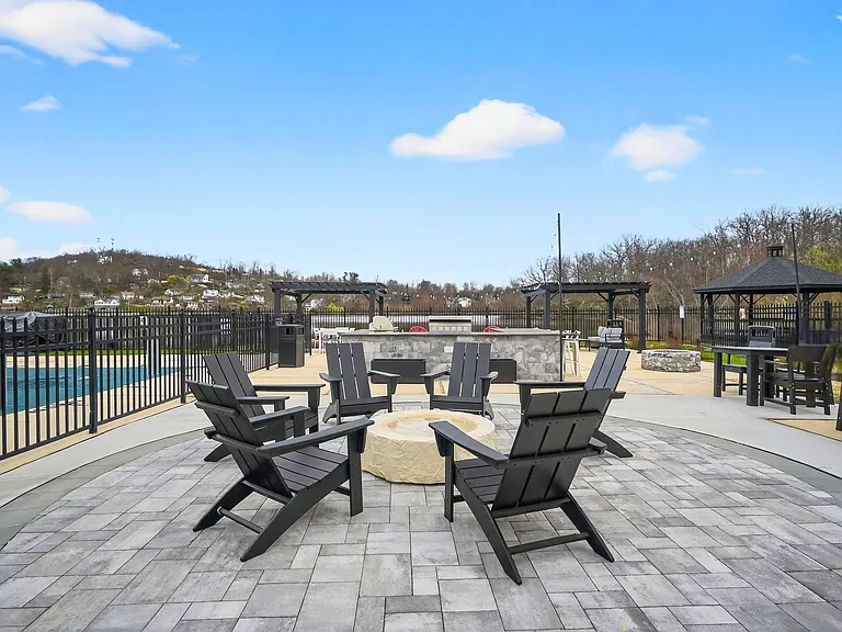 Unwind in style at Eagle Rock Apartments at Mohegan Lake. Our modern outdoor lounge offers stunning views, perfect for gatherings or solitude. Enjoy luxury amenities and serene living today. Schedule your tour and make this paradise your new home!