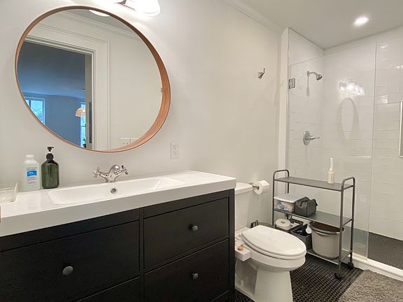 4th image of 611 Warren St #2A
