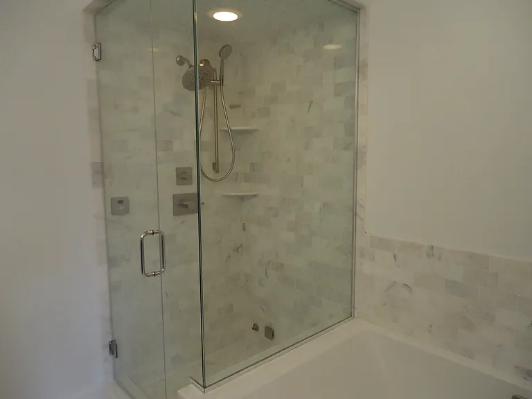 3342 N Southport Ave — Photo 9