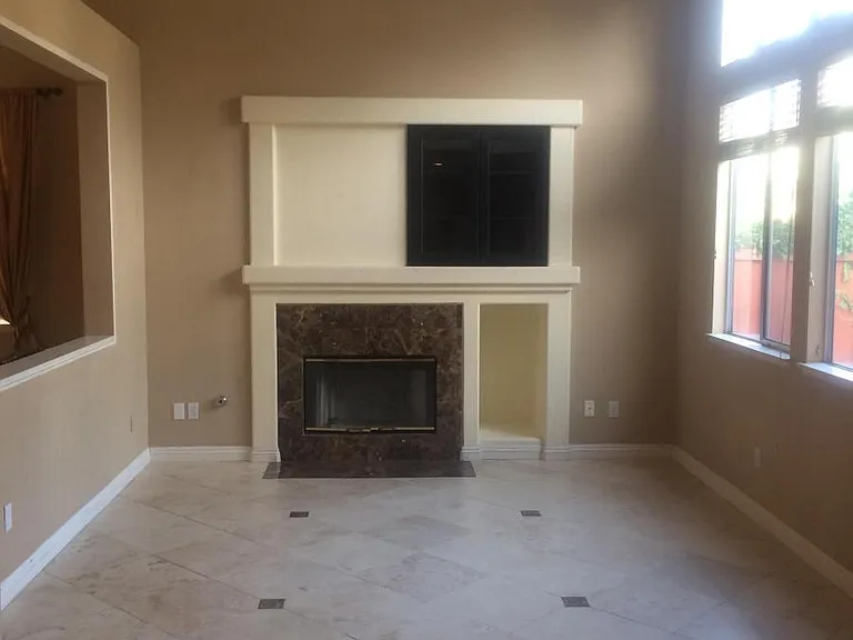 540 E Calora St — Photo 5