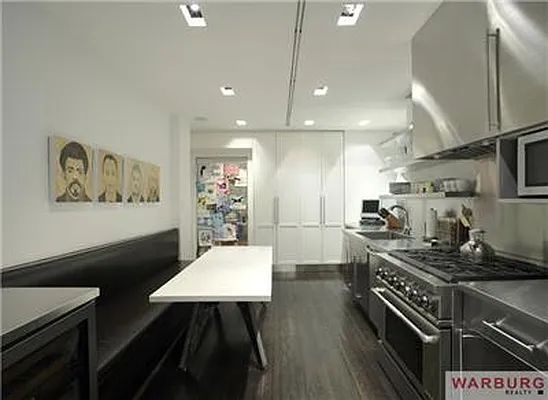 Sold by Warburg | media 26