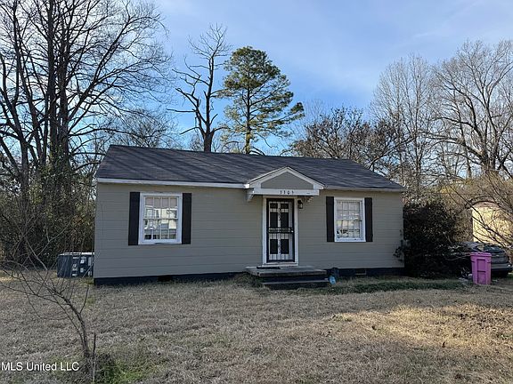 3rd image of 3305 Meadow Ln