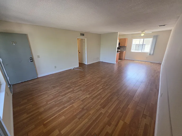 5055 Coldwater Canyon Ave #213 — Photo 8