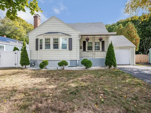 17 Breakheart Rd, Saugus, MA 01906