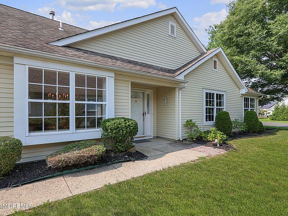 2nd image of 2538 Ridgemont Court