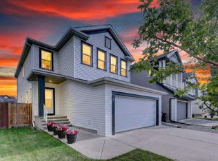 18 N Copperstone Dr SE, Calgary, AB T2Z0P2