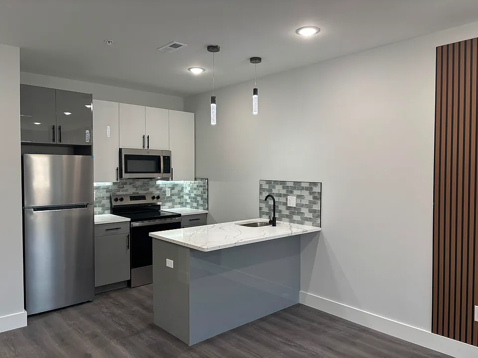 1108 W Dauphin St #5B