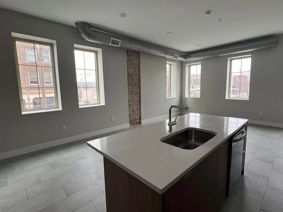 118 W 2nd St #11B