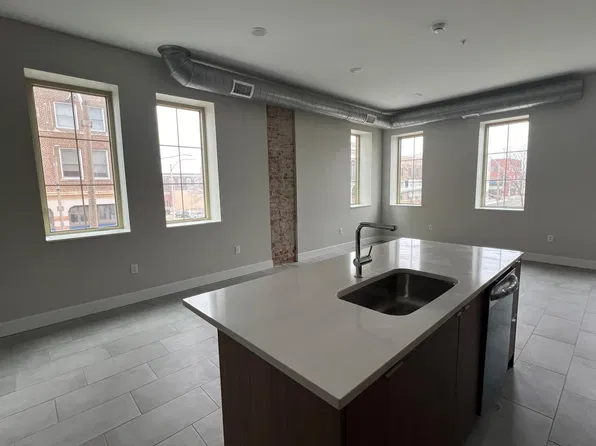 118 W 2nd St, Grand Island, NE