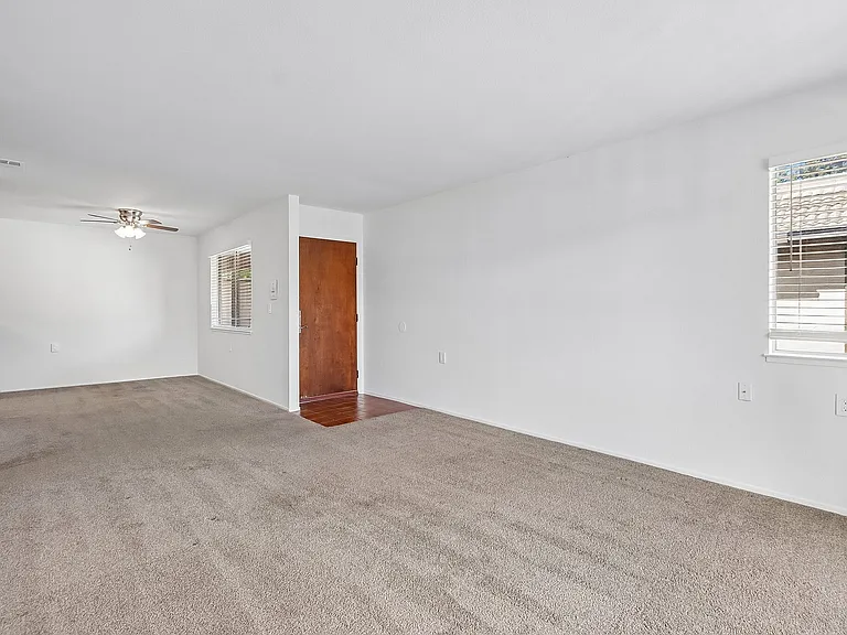16-web-or-mls-Wisteria St 10-S1807-014