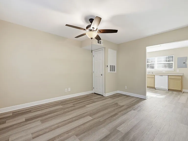 Carolina Cove — Photo 17