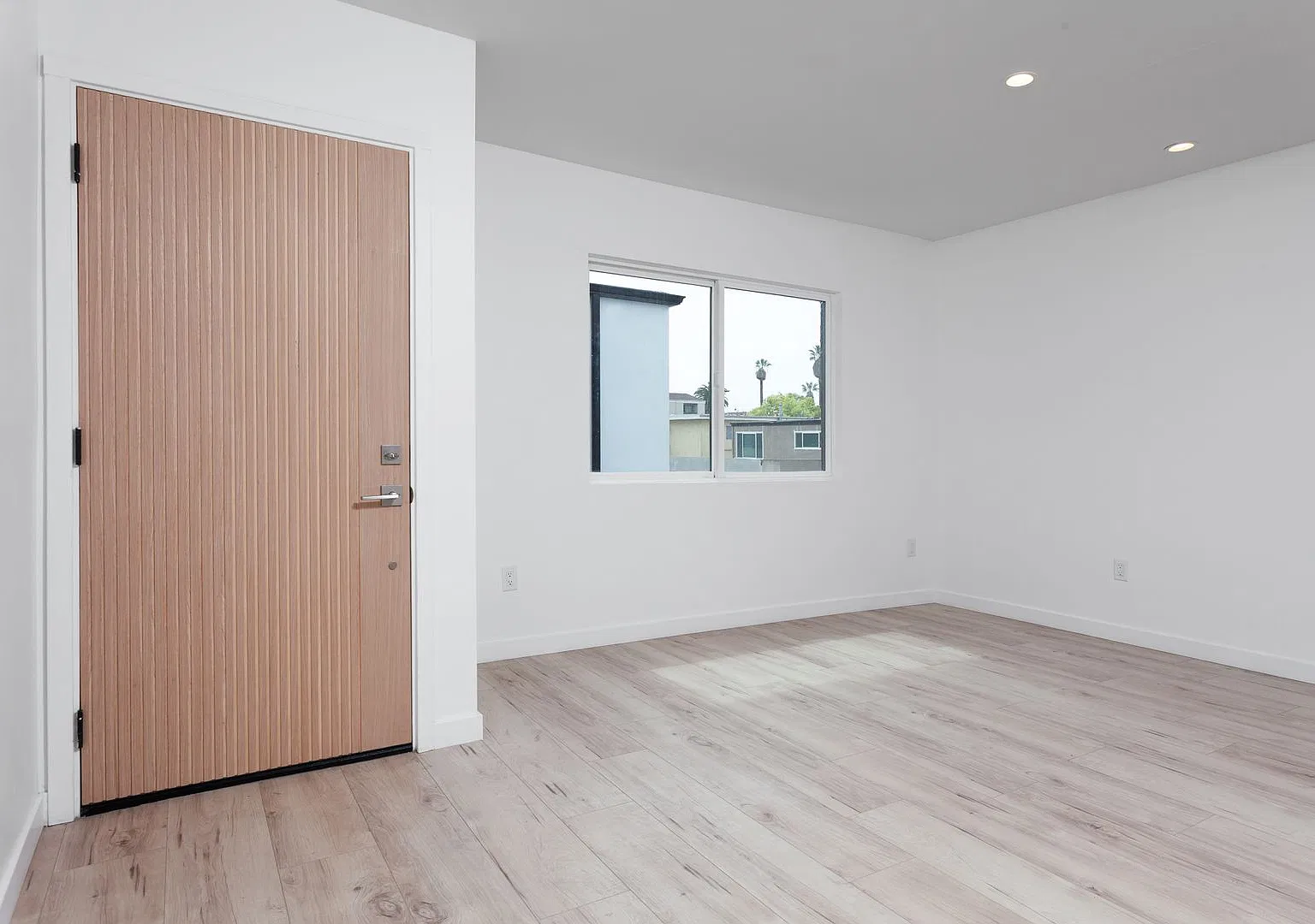 1319 S St. Andrews Pl — Photo 3