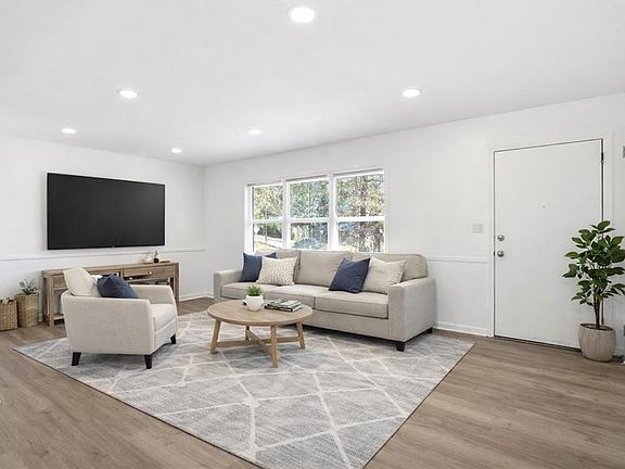 5th image of 3130 Gay Dr