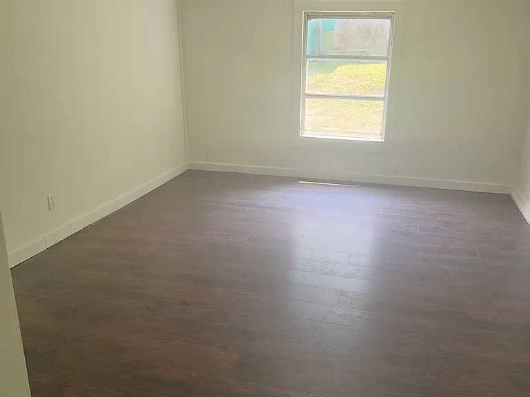 16 Eutaw Ave — Photo 6
