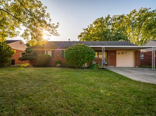 310 Lutz Dr, Englewood, OH