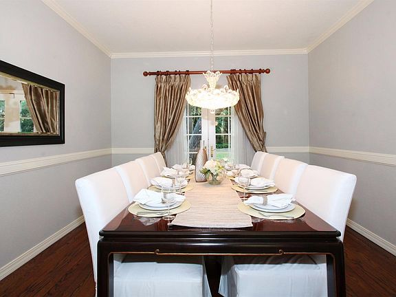 4th image of 100 Fair Oaks Ln