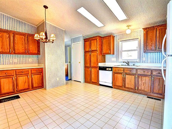 5th image of 605 Lamb Mountain Rd