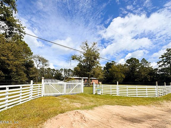 3rd image of 140 KEYSTONE Road