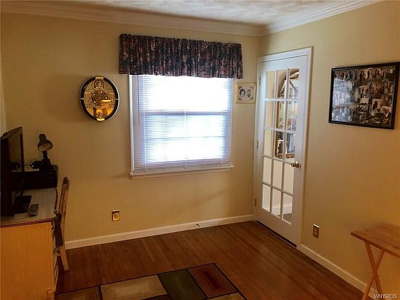 5th image of 347 Floradale Ave