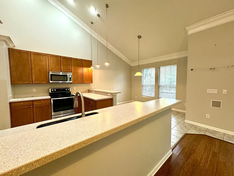 900 Paradise Ln — Photo 4