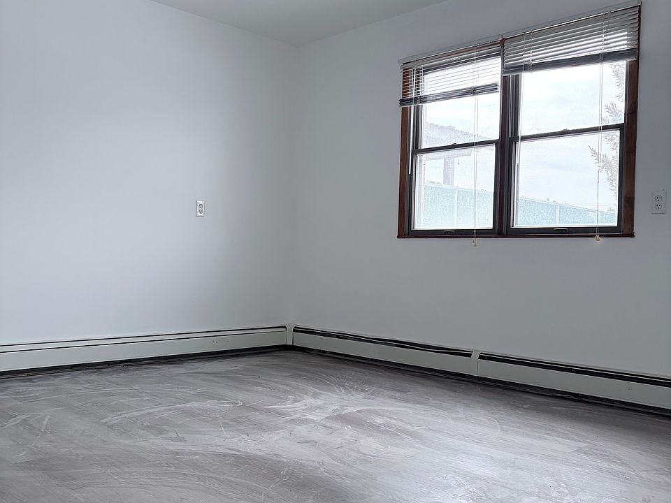 2nd image of 15750 95th St Floor 1