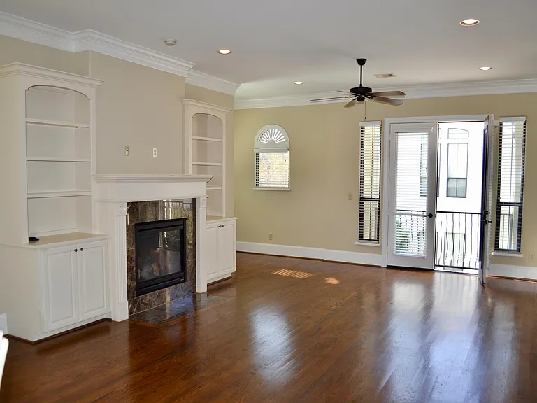 3127 Fairdale Oaks E — Photo 36