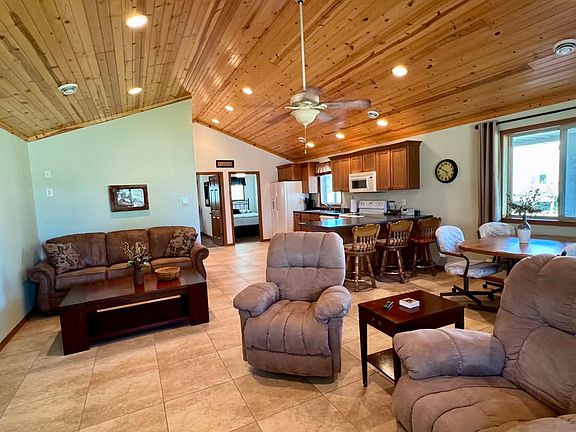 4th image of 344 Sandy Point Rd