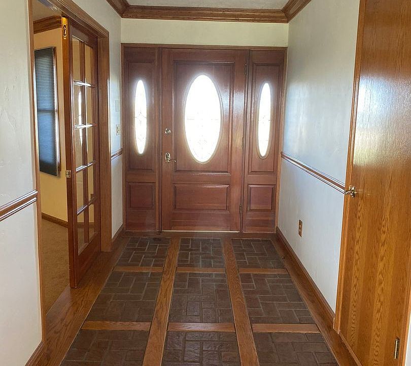 1st image of 16727 Avenue 104