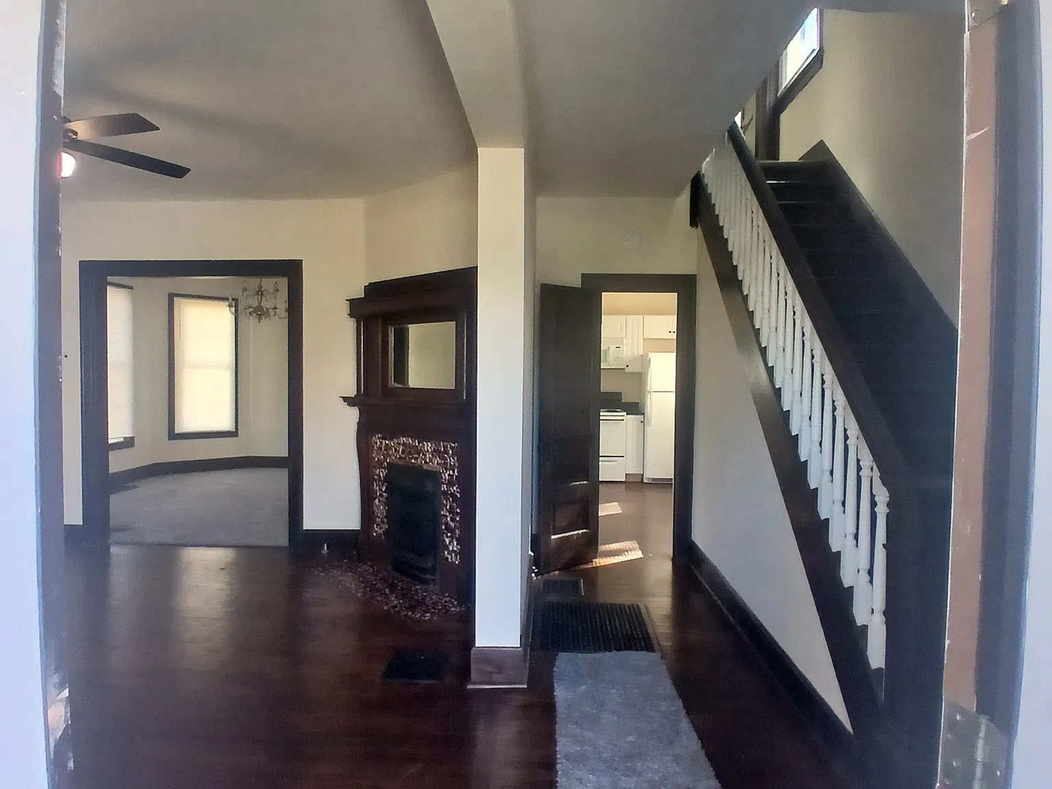 3 bed, 1523 sqft, $1,300 — Photo 2