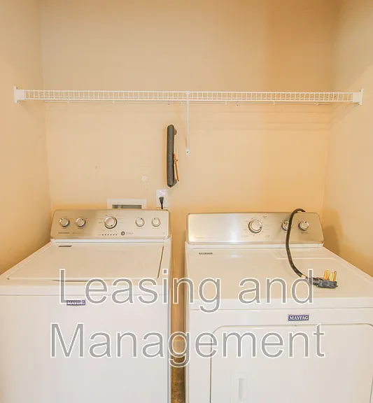 4946 Ballantine Dr — Photo 17