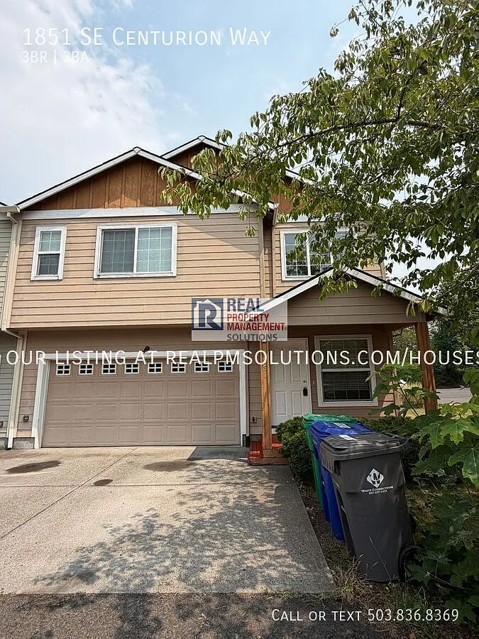 Welcome Home to Comfort and Space! — Photo 2