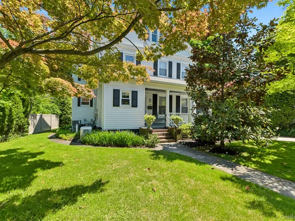 54 W Neck Road, Huntington, NY 11743
