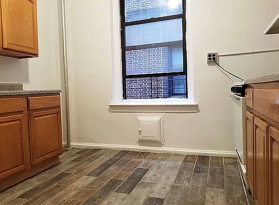 3rd image of 80 Ellwood St #3G