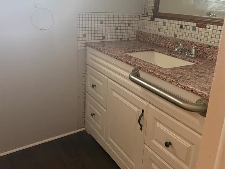 933 Myrtle Ave — Photo 18