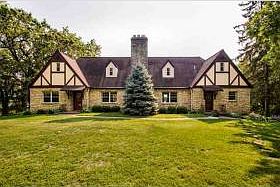 1st image of 3238 Woodland Dr