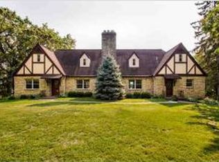 3238 Woodland Dr, Le Claire, IA 52753