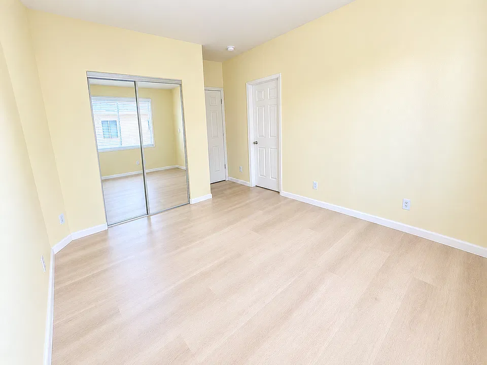 Bouquet Park Ln
