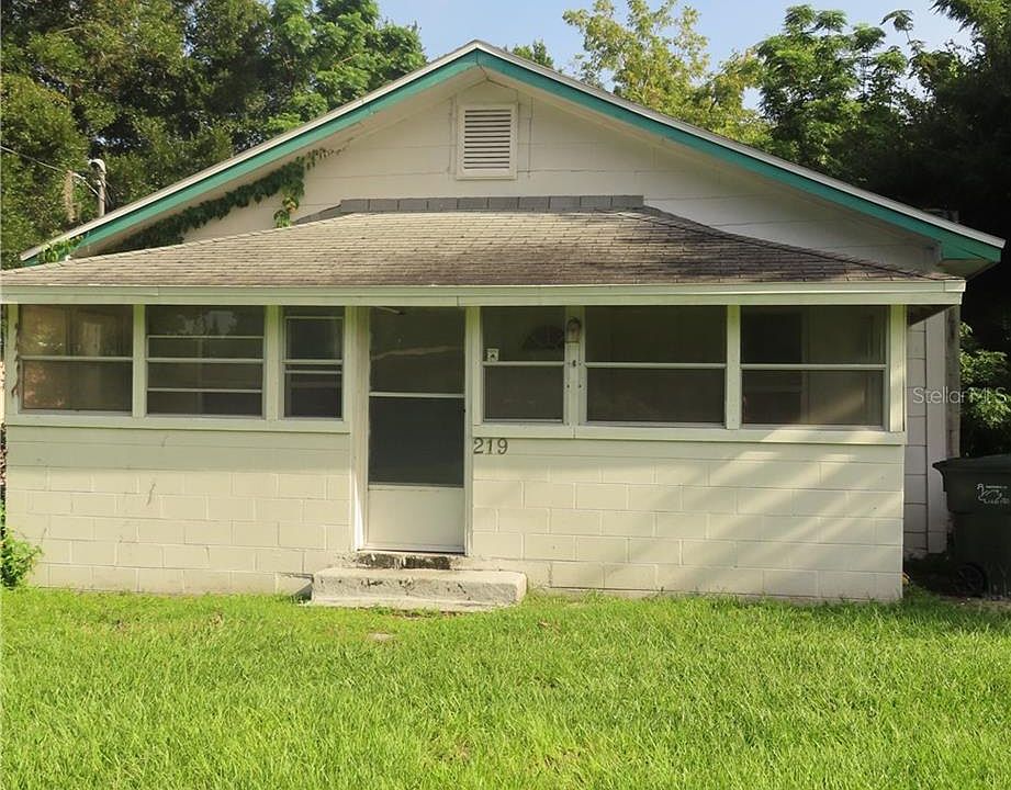 1st image of 219 N Bassedena Cir