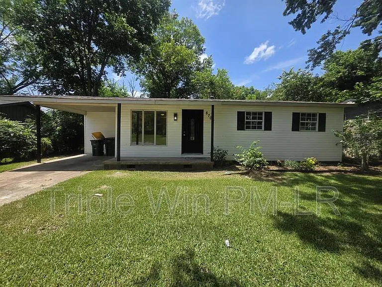 8700 Winston Dr — Photo 1