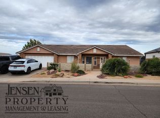 1001 E Silver Falls Dr, Washington, UT 84780