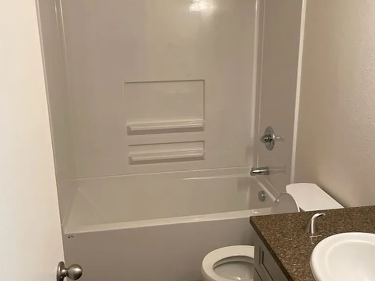 1045 Raffon Ct SE — Photo 8