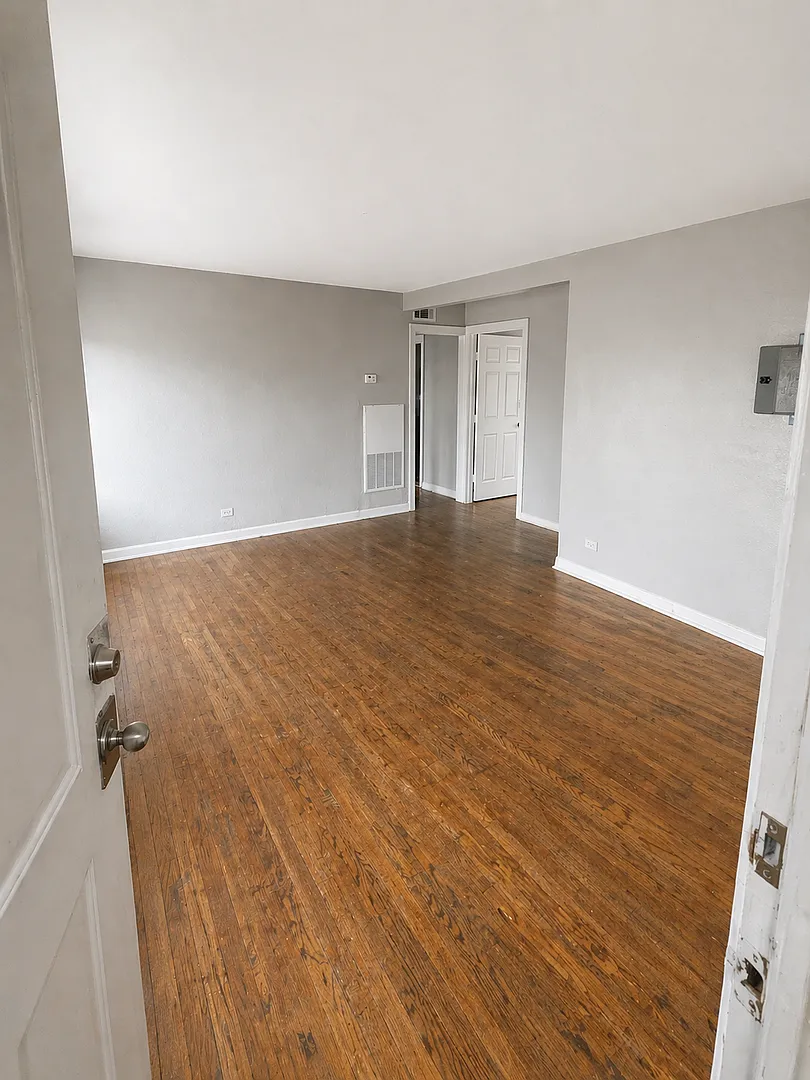 Bright And Spacious 3-Bedroom Near St. Mary's University And Woodlawn Lake — Photo 4