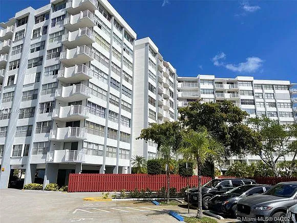 1300 NE Miami Gardens Dr — Photo 12