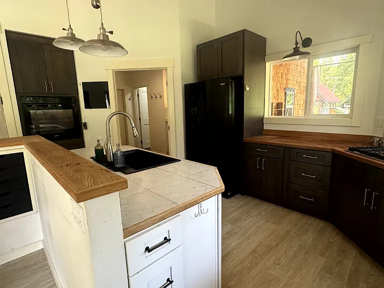 65B Mount Entrance Rd — Photo 6