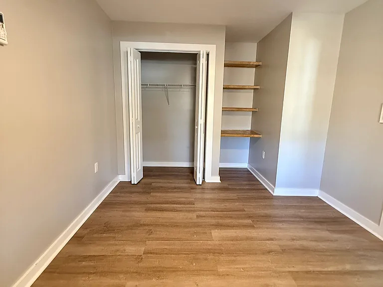 5205 Oak Grove Cir #1 — Photo 8